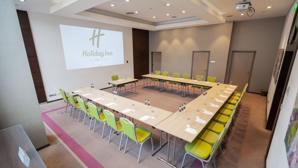 Конференц-зал Городецький у готелі Холідей Інн Київ Організація заходів від Прищепкін Event-Team івент-агенції Київ