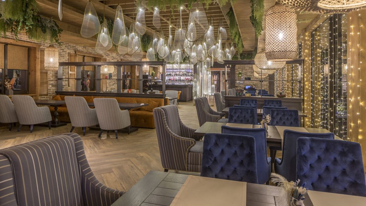 Ресторан Park Land в Києві з панорамним видом на озеро для банкетів та івентів, організація заходів від Прищепкін Event-Team