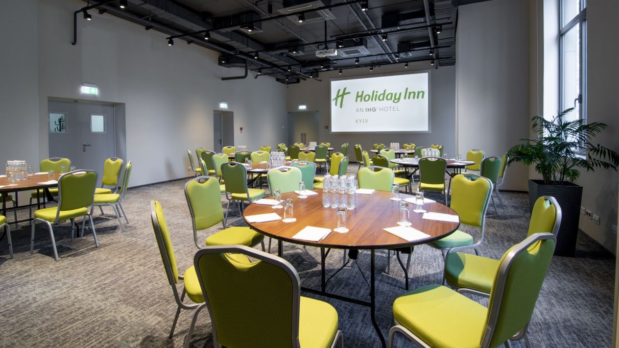 Конференц-зал Малевич у готелі Холідей Інн Київ Організація заходів від Прищепкін Event-Team івент-агенції Київ