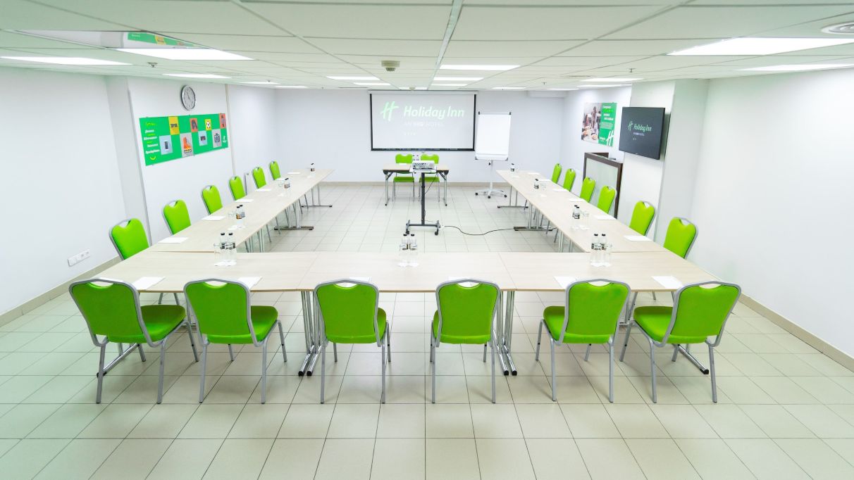 Організація конференцій у захищених конференц-залах Shelter у готелі Holiday Inn Київ