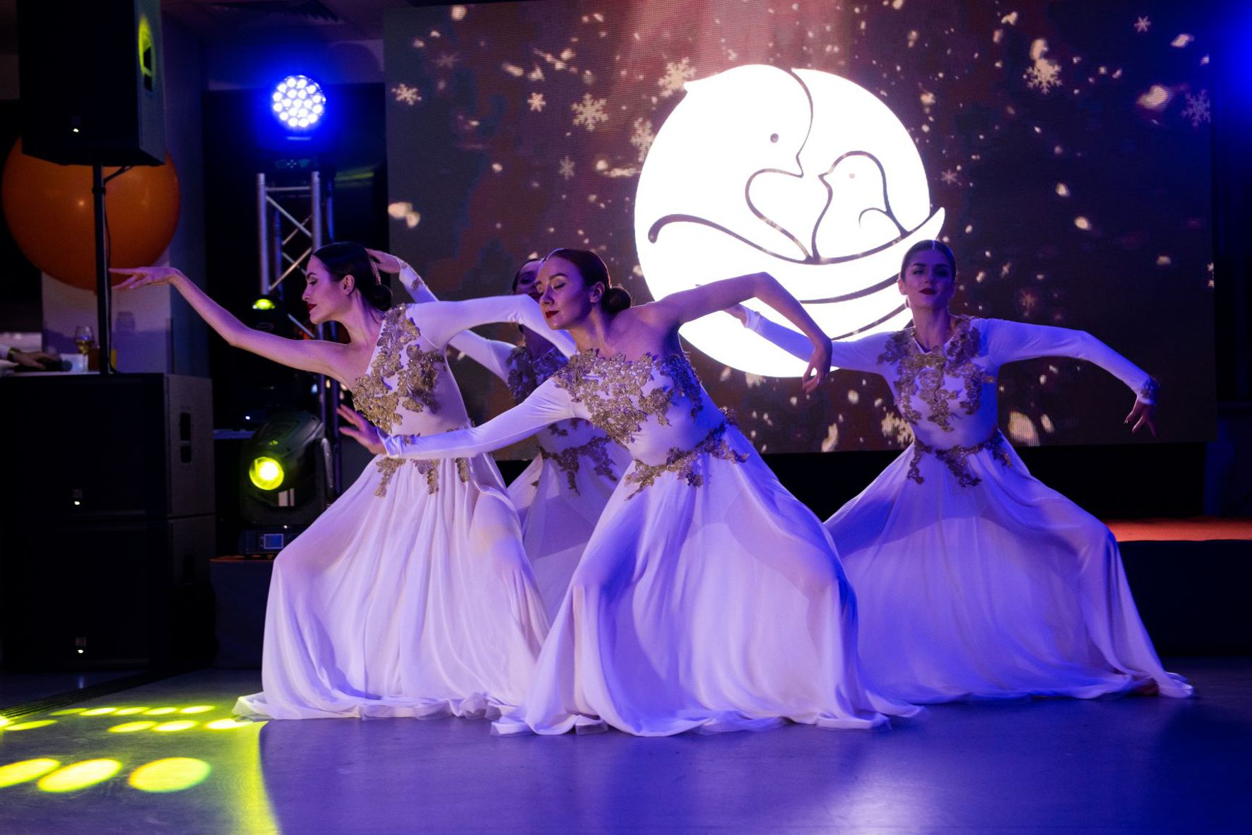 Артисти та яскраве шоу на новорічному корпоративі