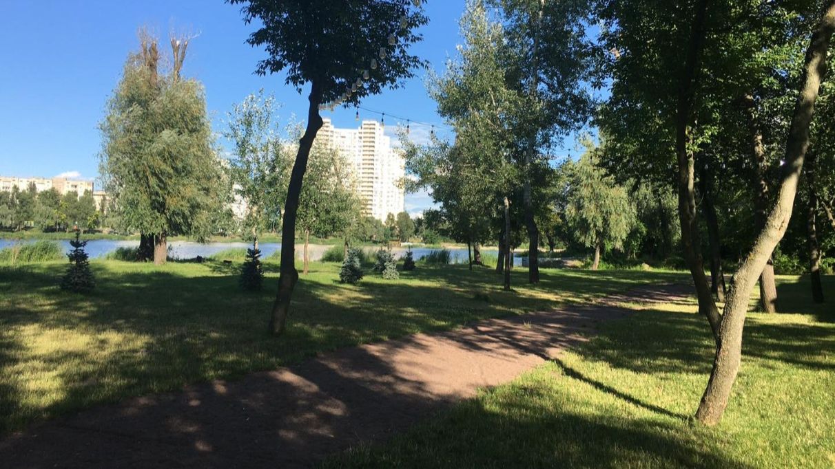 Дитячий майданчик ресторану Park Land — безпечне місце для розваг дітей під час святкувань, організація дитячих заходів Київ