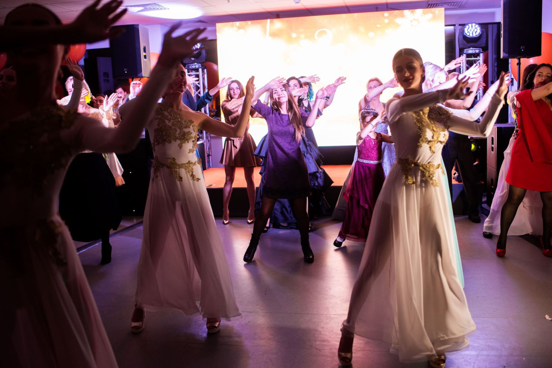 Артисти та яскраве шоу на новорічному корпоративі