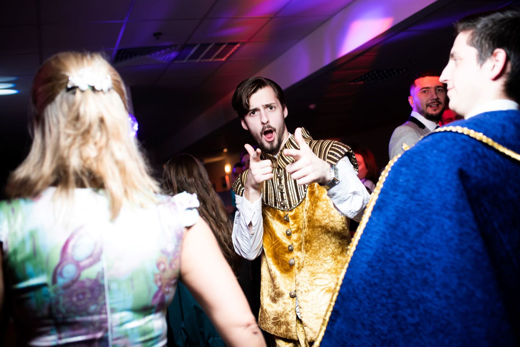 Новорічний бал у Королівстві Клініки "Мати та Дитина" – святкова атмосфера