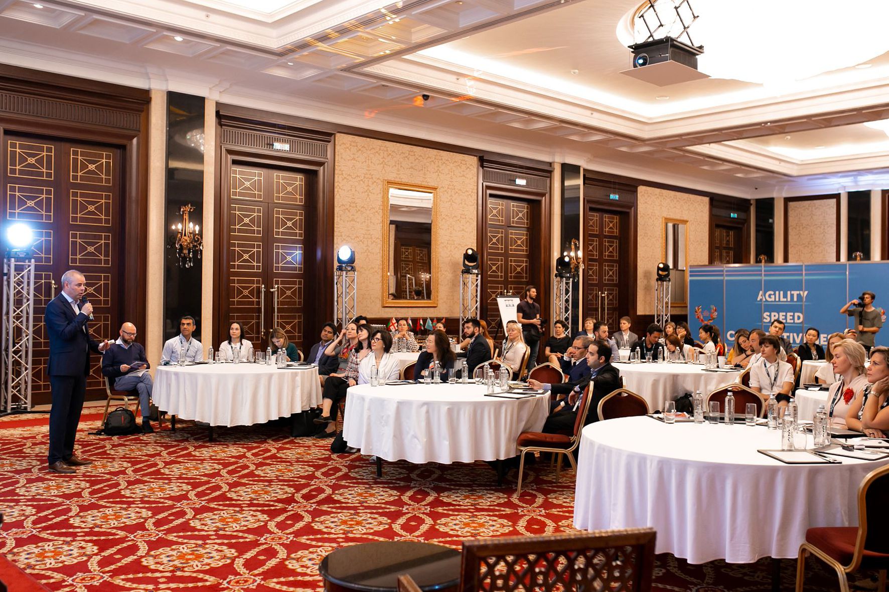 Виступ експерта перед маркетологами з 10 країн світу