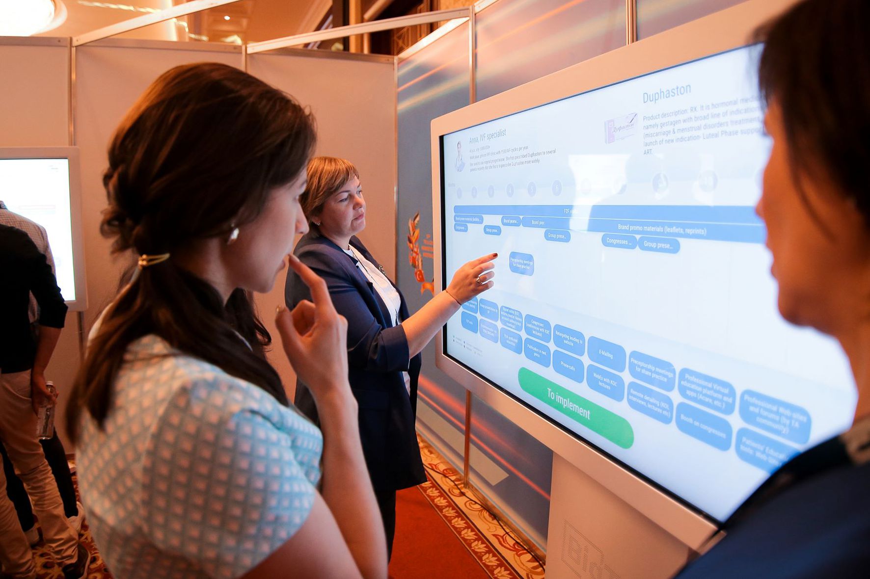 LED-екрани та прес-вол: Вражаюче візуальне оформлення заходу від Прищепкін Event-Team