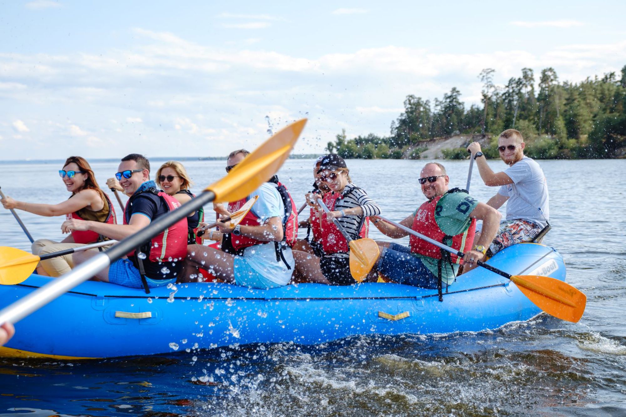 Вітрильна регата для корпоративної команди на Київському морі