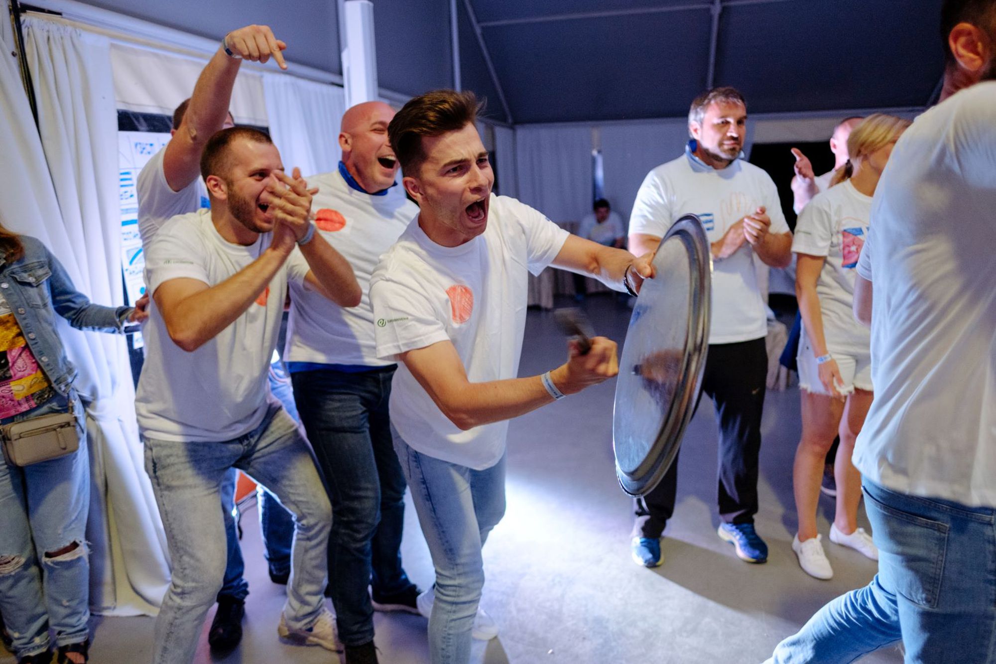 Корпоративний захід із командними випробуваннями на природі