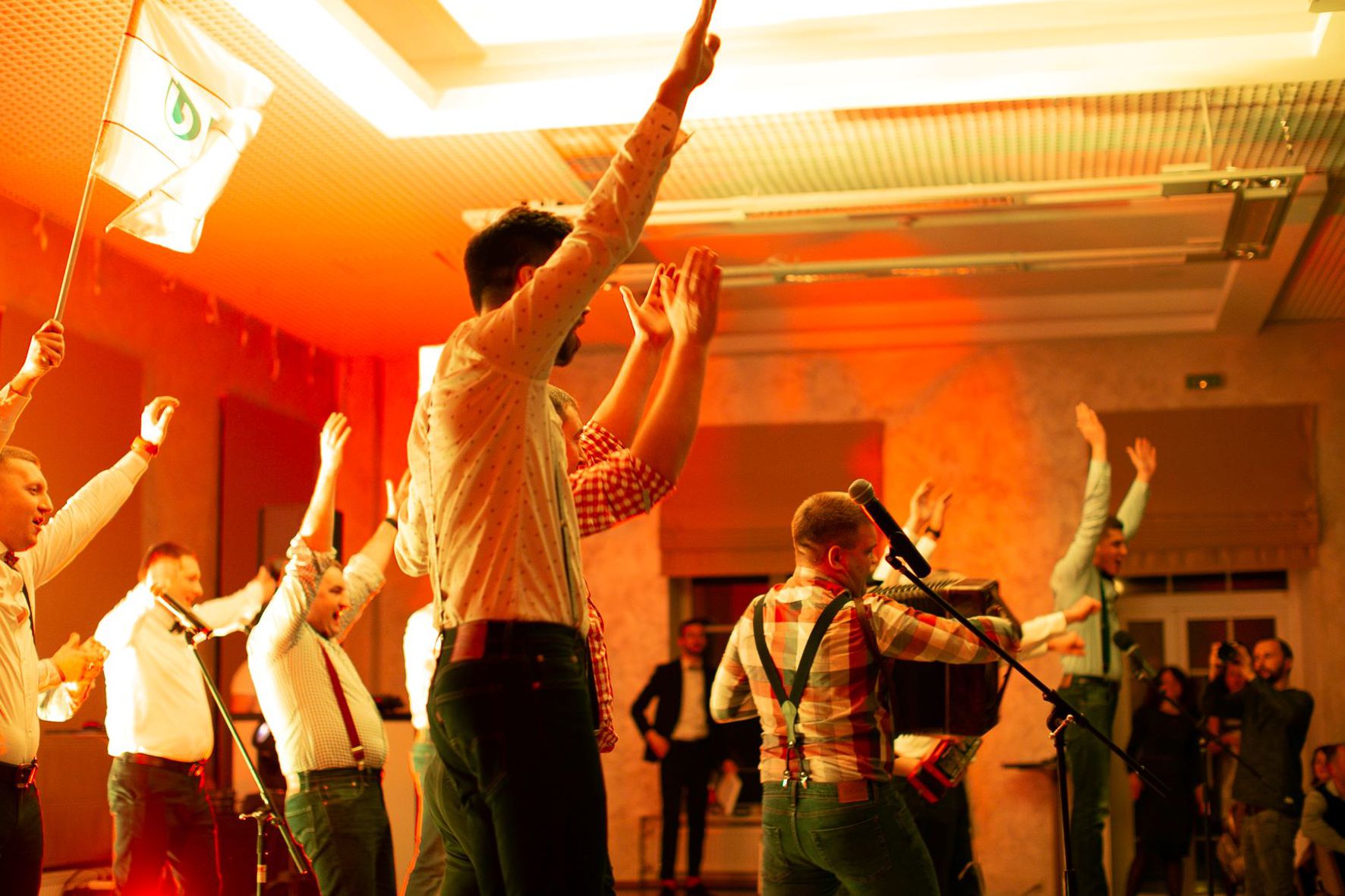 Сцена вокального батлу на новорічному корпоративі EcosoftVision 2020