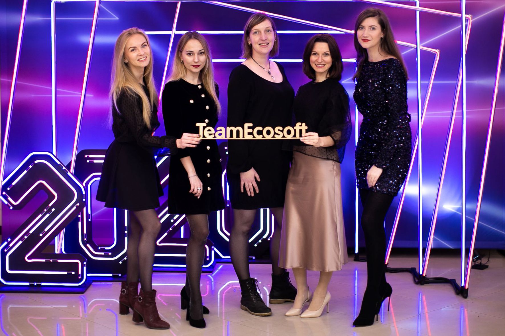 Фотограф знімає яскраві моменти події