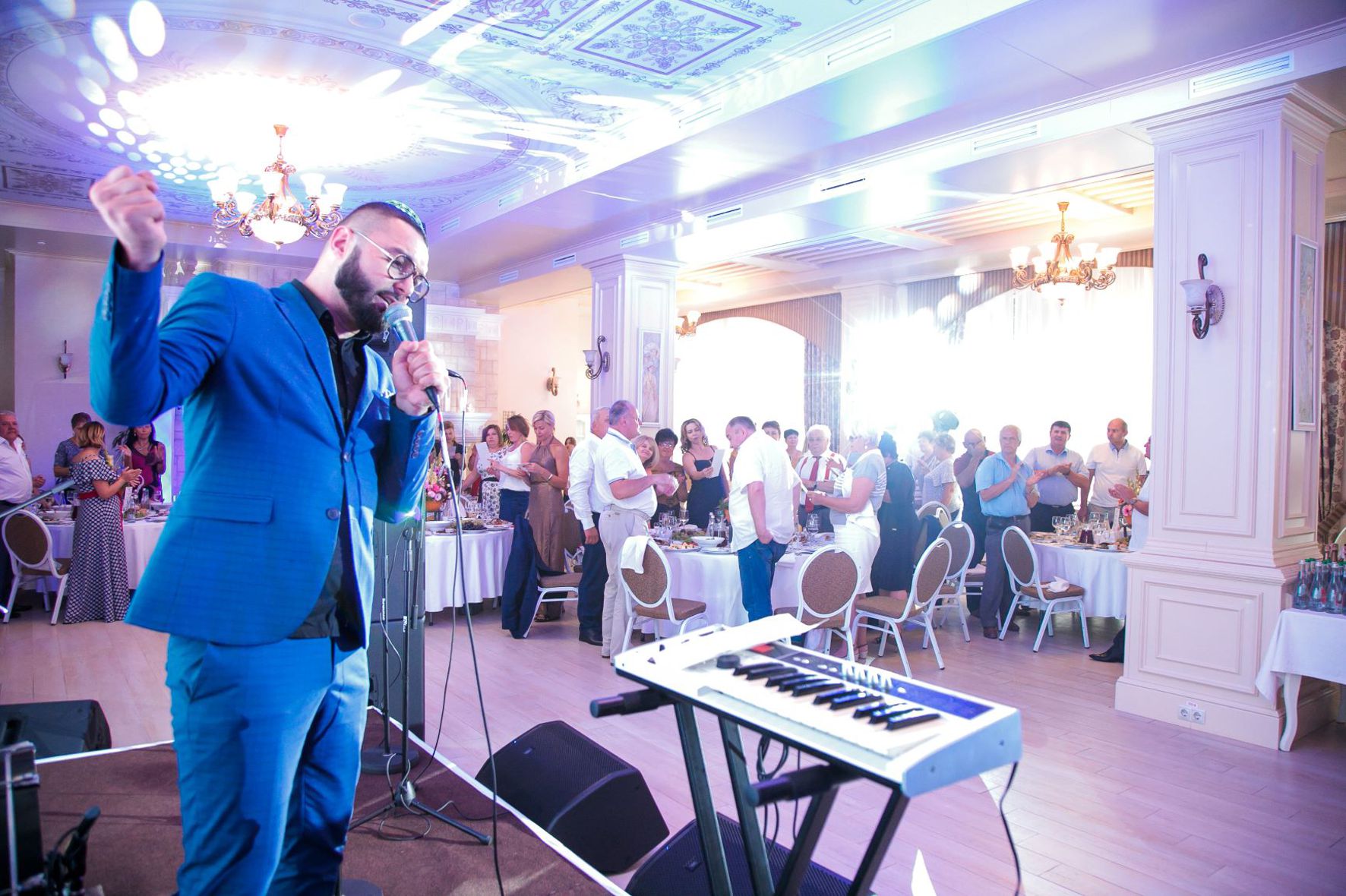 Роман Стоколос - співак. Ювілейний вечір МЖК Оболонь у святковій атмосфері Sobi CLUB