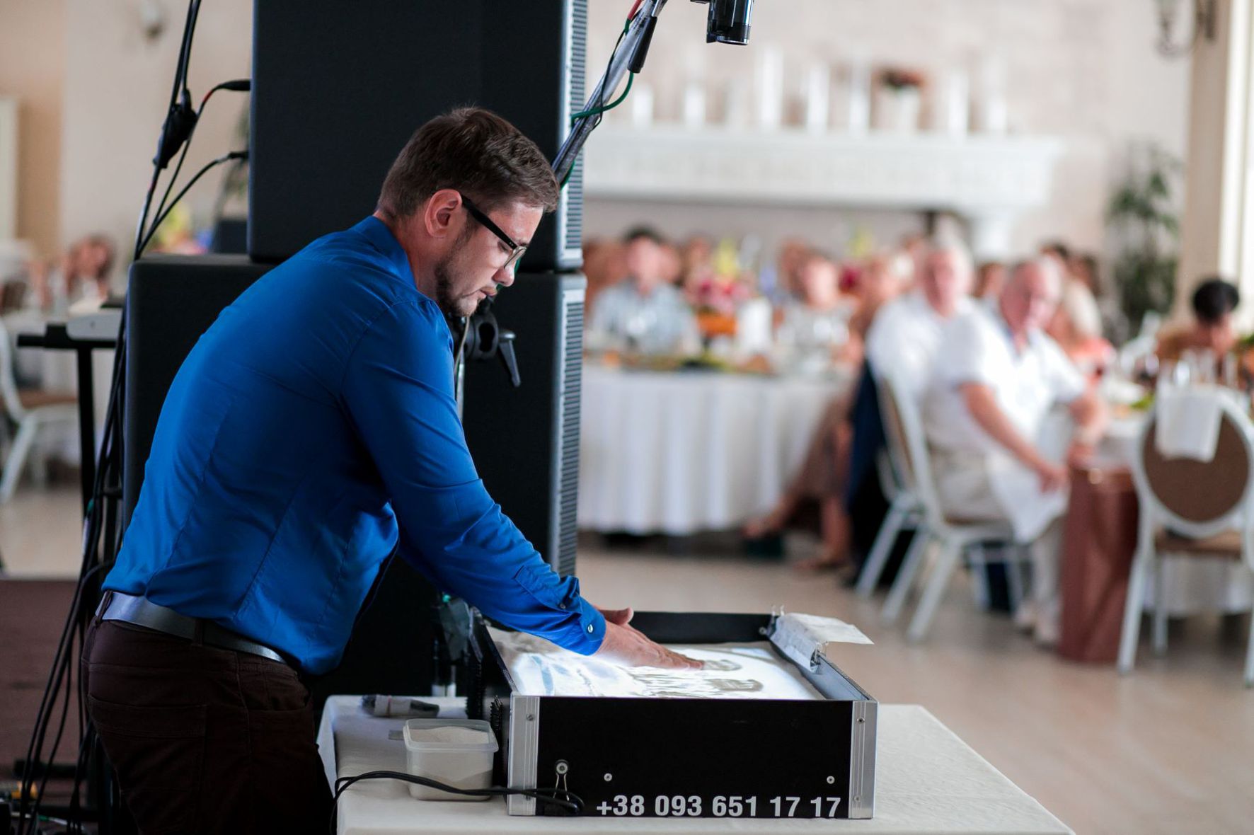 Пісочна анімація. Ювілейний вечір МЖК Оболонь у святковій атмосфері Sobi CLUB