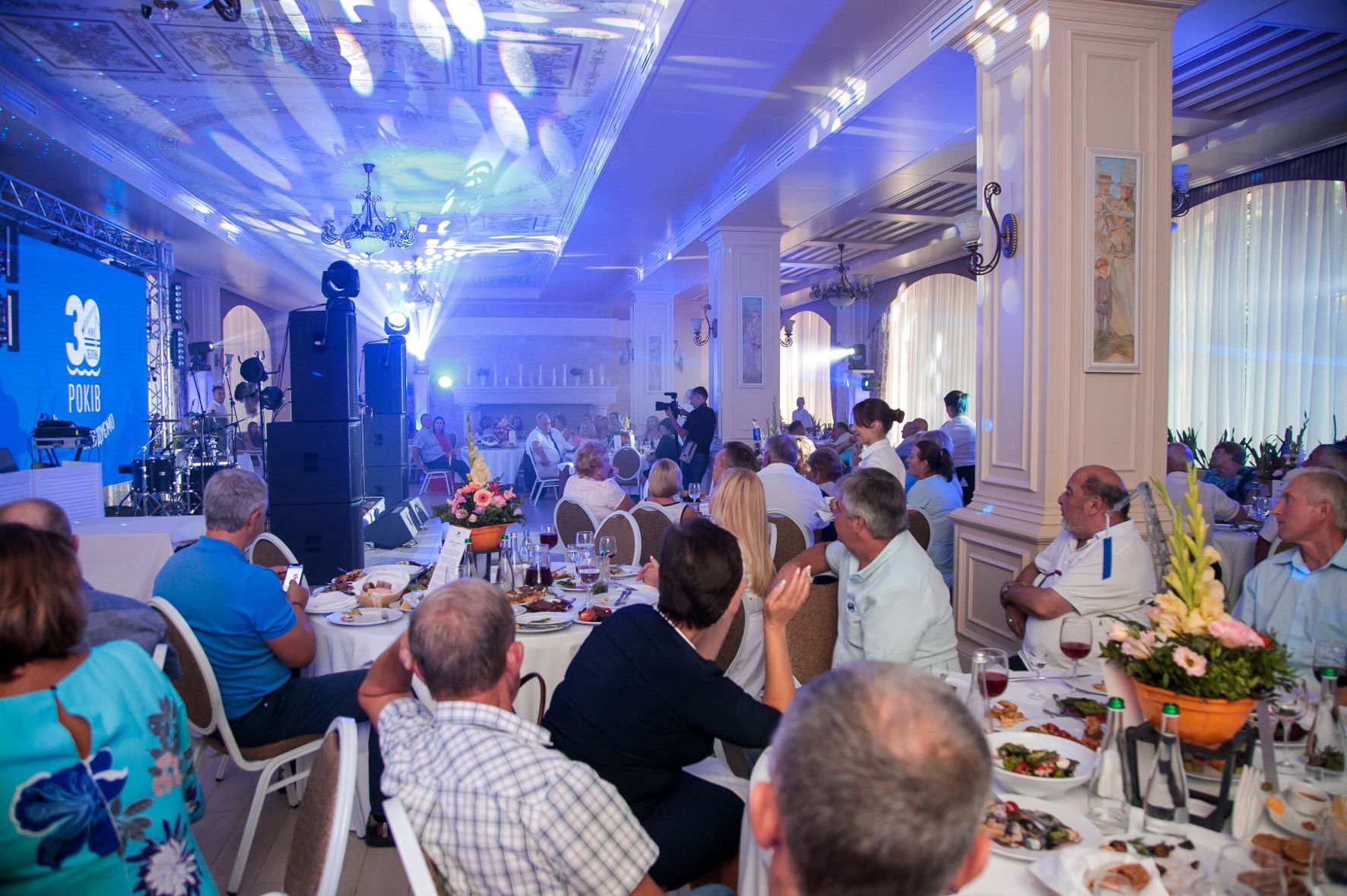 Гості ювілейного вечора МЖК Оболонь у святковій атмосфері Sobi CLUB