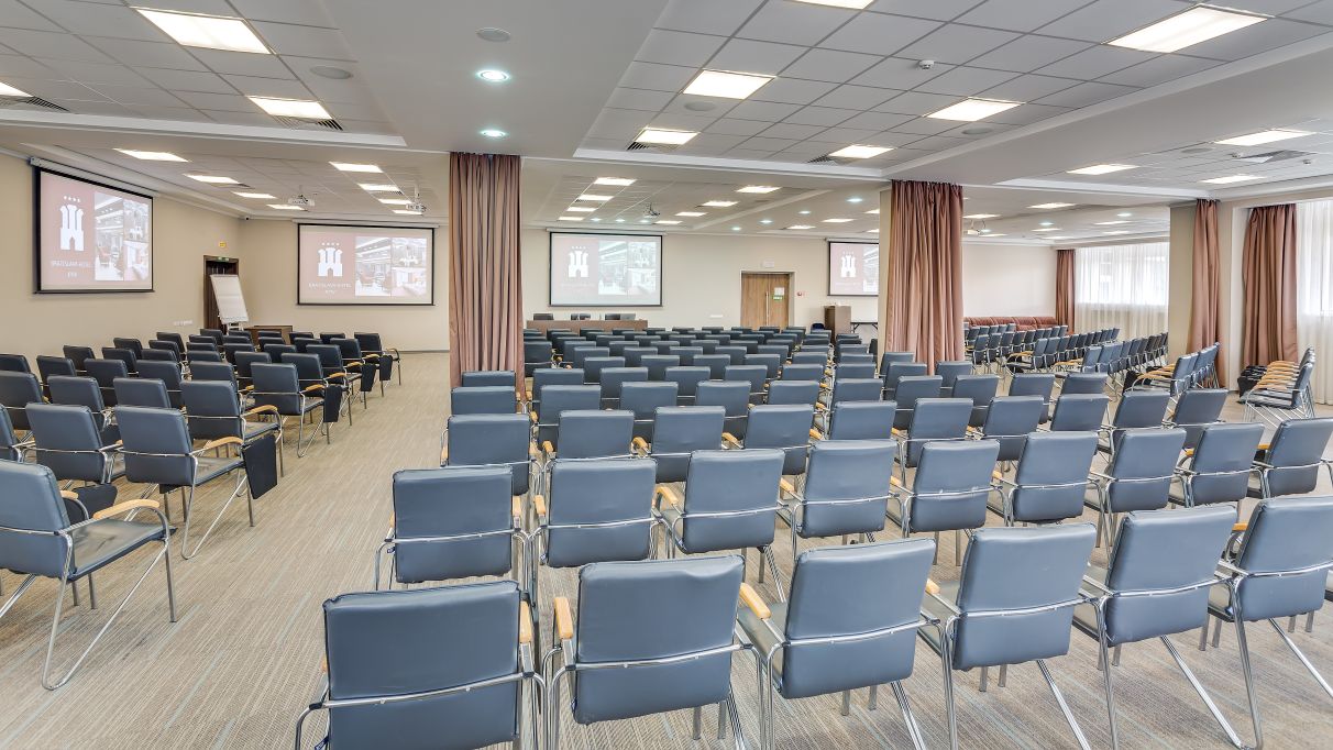 Организация конференций в Киеве и Украине – зал Конгресс в отеле Братислава