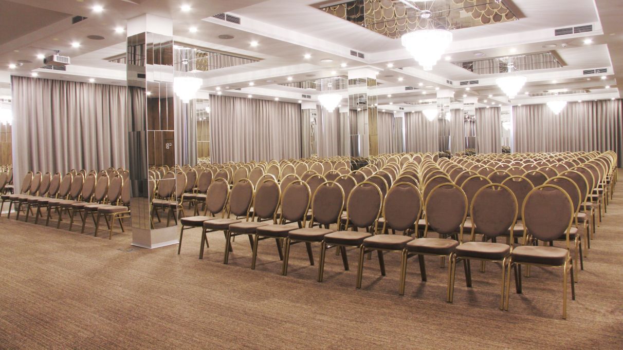Конференц-сервис Киев – зал Сенатор в отеле Братислава для масштабных событий
