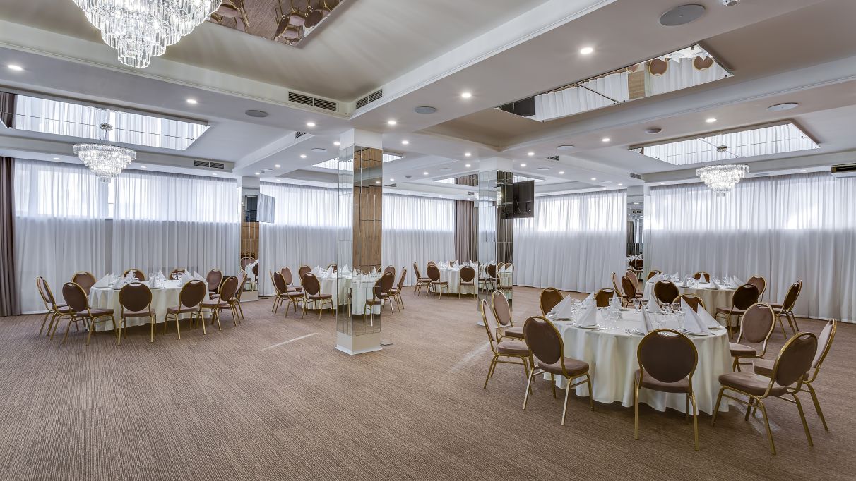 Конференц-сервис Киев – зал Сенатор в отеле Братислава для масштабных событий