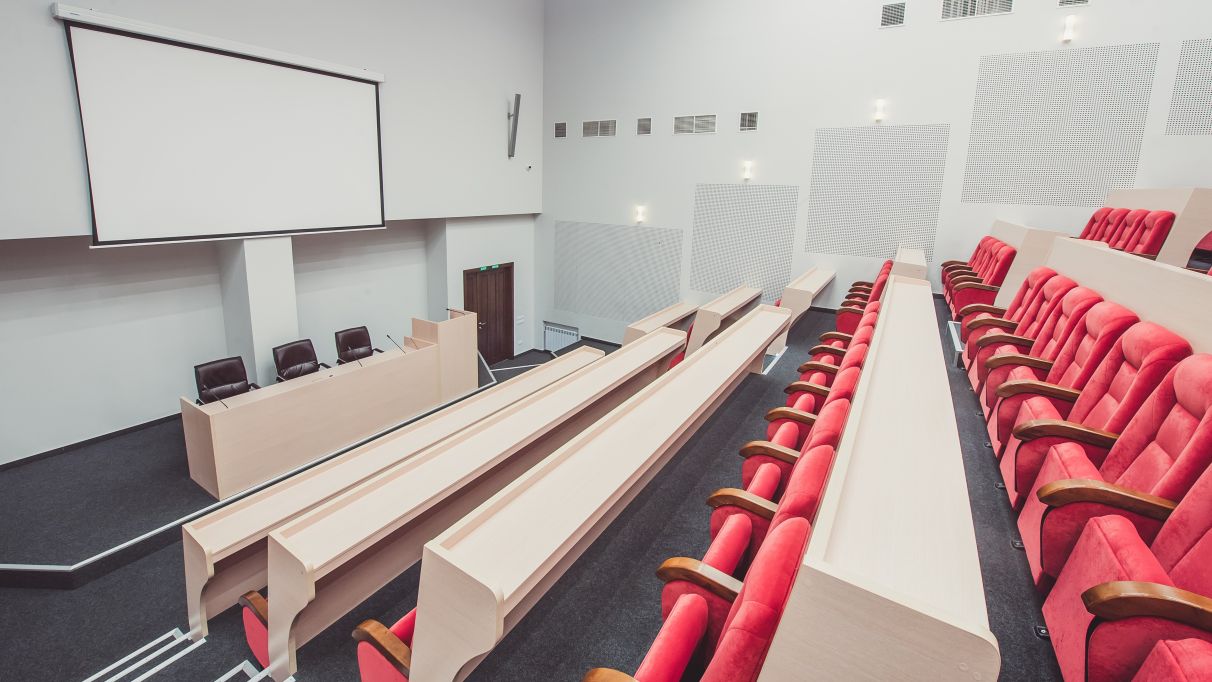 Просторный конференц-зал Аудитория для конференц-сервиса в Киеве