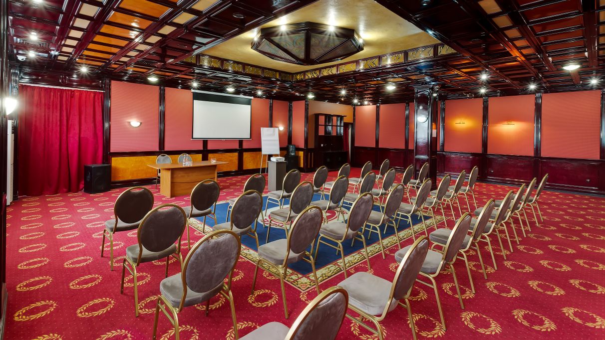 Конференц-сервис Киев – современный зал Red для событий с техническим сопровождением